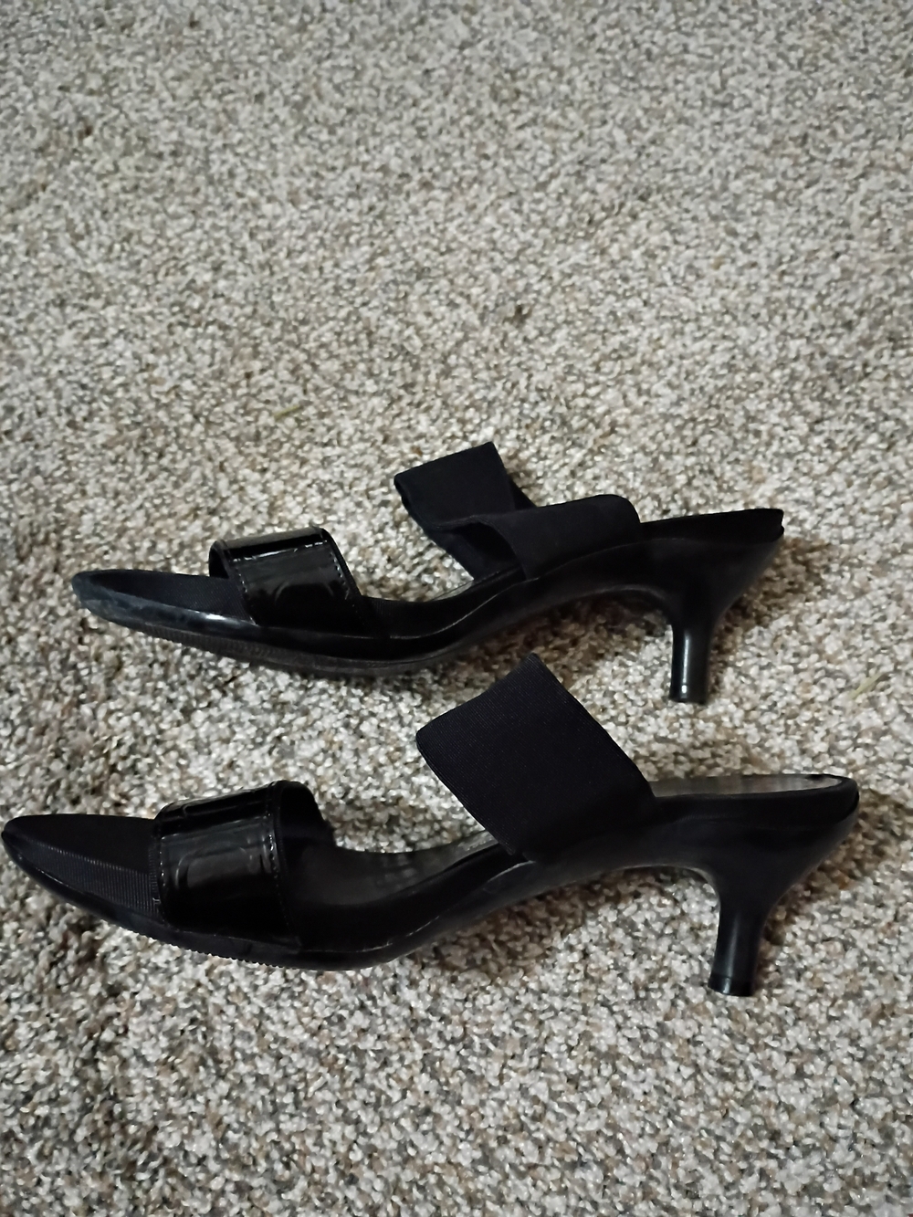 Woman's Salvatore Ferragamo Black Double Strap Slide Sandals Gancini Embossed. 6 - Picture 5 of 10